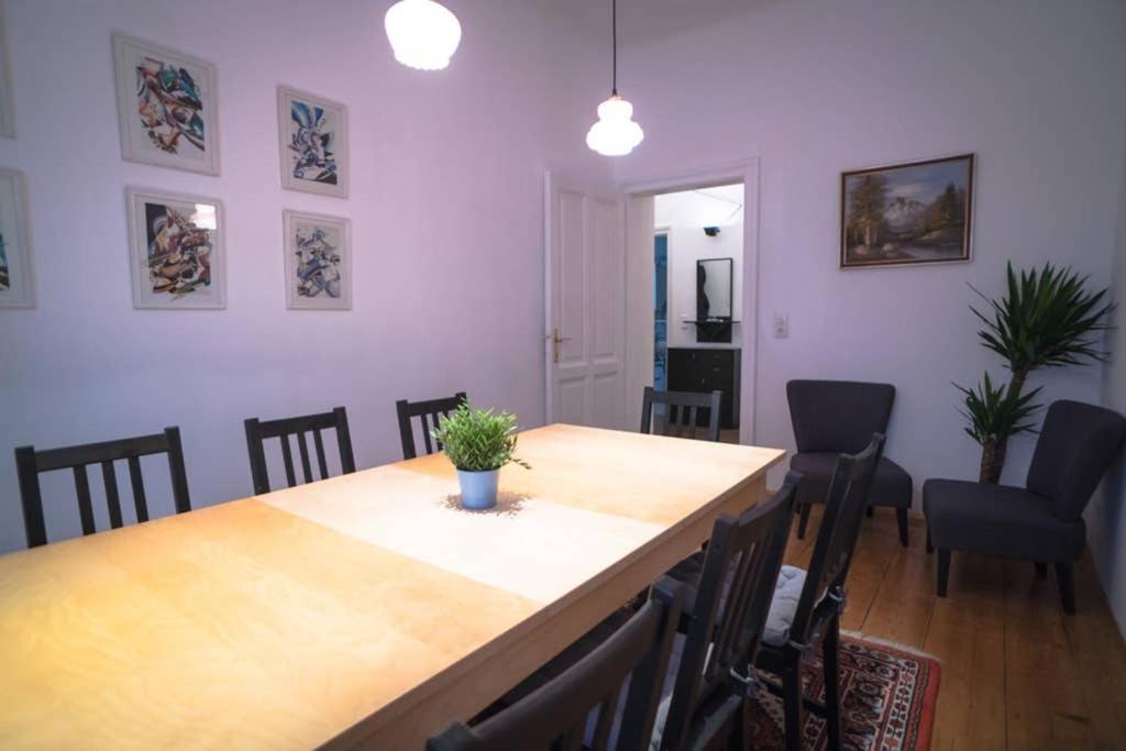 Cosy And Spacious Apartment In The Heart Of Innsbruck Ngoại thất bức ảnh